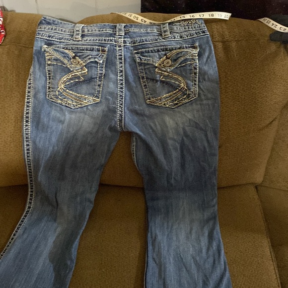 Women’s Silver 32/33 jeans inseam 31” flat across the waist 17.5” - Picture 10 of 13